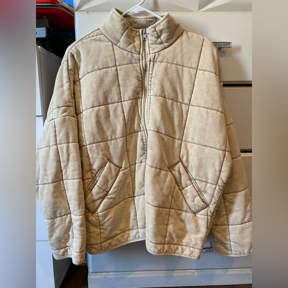 Oversized Beige Quilt Zip-Up Jacket